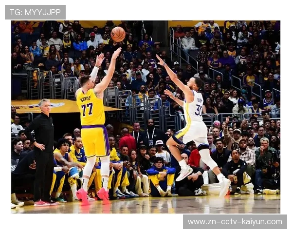 湖人利用挡拆创造空间，东契奇无球跑动增效